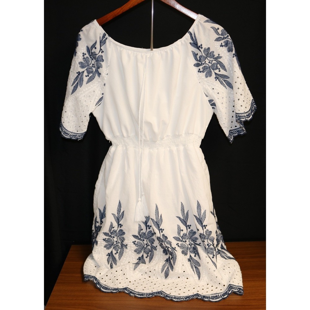Kindred Womens 1X White Navy Blue Floral Embroidered Eyelet Smocked Mini Dress